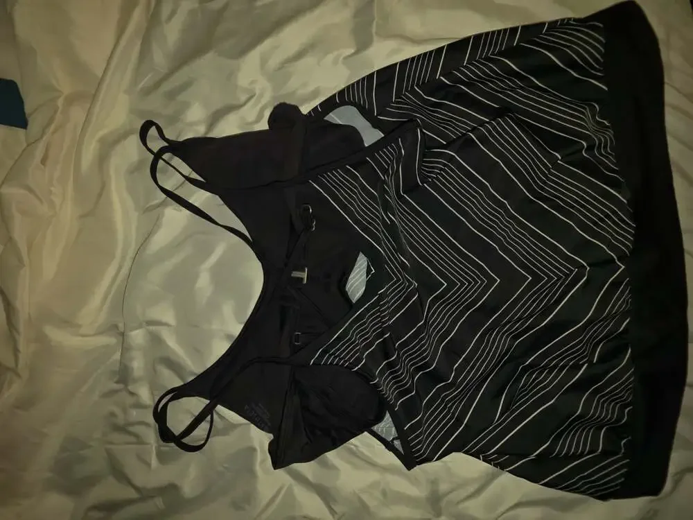 Athleta Chevron Blousy Tankini Top Black White Striped Size 38D/DD